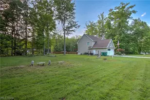 2157 Flame Lake Dr, Roaming Shores, OH 44084 - Photo 35