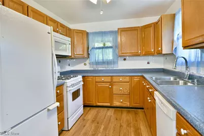 1406 Mazda Avenue NE, Warren, OH 44483 - Photo 9