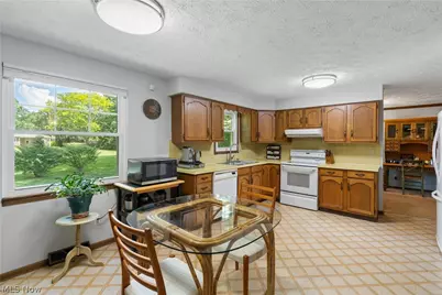 7888 Fox Run Avenue NW, North Canton, OH 44720 - Photo 7