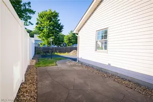 1852 Massachusetts Ave, Poland, OH 44514 - Photo 27