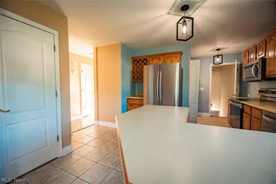 1852 Massachusetts Avenue #8, Poland, OH 44514 - Photo 5