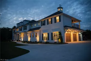 9830 Greenway Trail, Chagrin Falls, OH 44023 - Photo 3