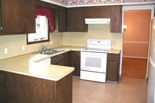 5610 Essex Dr, Green Hills, OH 44131 - Photo 9