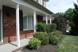 5610 Essex Dr, Green Hills, OH 44131 - Photo 5
