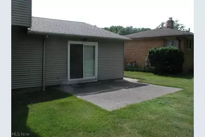 5610 Essex Drive, Green Hills, OH 44131 - Photo 7