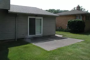 5610 Essex Dr, Green Hills, OH 44131 - Photo 7