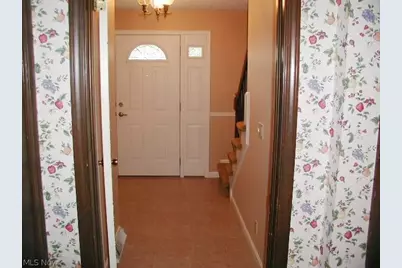 5610 Essex Drive, Green Hills, OH 44131 - Photo 13