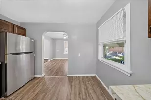 378 Hillwood Dr, Akron, OH 44320 - Photo 19