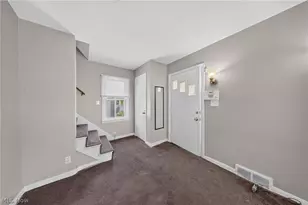 378 Hillwood Dr, Akron, OH 44320 - Photo 9