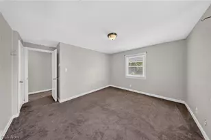 378 Hillwood Dr, Akron, OH 44320 - Photo 21