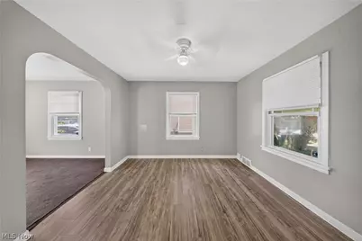 378 Hillwood Drive, Akron, OH 44320 - Photo 13