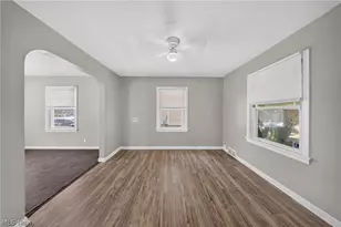 378 Hillwood Dr, Akron, OH 44320 - Photo 13