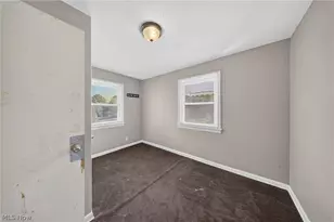 378 Hillwood Dr, Akron, OH 44320 - Photo 23