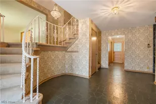 4741 Laburnum Dr, Akron, OH 44319 - Photo 3