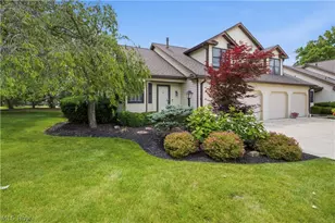 700 Hampton Cir, Aurora, OH 44202 - Photo 3