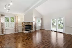 700 Hampton Cir, Aurora, OH 44202 - Photo 9