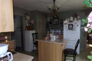 422 N Dawson St, Uhrichsville, OH 44683 - Photo 7