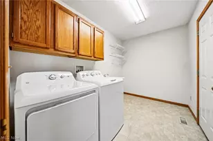 7576 Monterey Bay Dr, Mentor on the Lake, OH 44060 - Photo 27