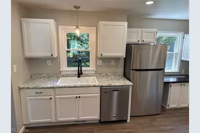 190 Meriden Road, Painesville, OH 44077 - Photo 3