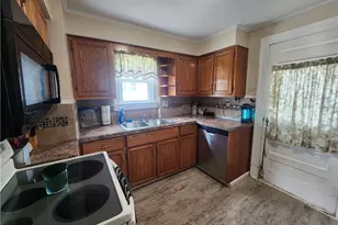 3952 Eleanor St, Mogadore, OH 44260 - Photo 9