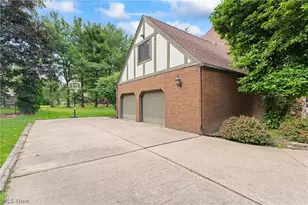 7739 Starcliff Ave NW, North Canton, OH 44720 - Photo 3