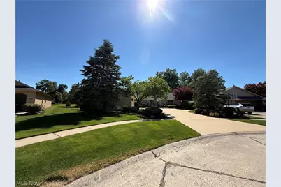 33009 Woodhaven Circle, North Ridgeville, OH 44039 - Photo 35