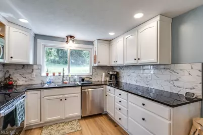 13042 Portage Street, Doylestown, OH 44230 - Photo 7