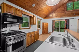9249 Gilbert Rd, Ravenna, OH 44266 - Photo 13