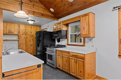 9249 Gilbert Road, Ravenna, OH 44266 - Photo 17