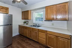 143 E Central Ave, Ravenna, OH 44266 - Photo 11