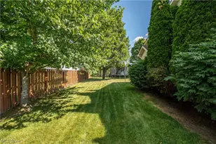 5128 Clearfield Dr, Mineral Ridge, OH 44440 - Photo 5