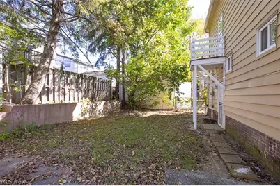 13621 Cranwood Drive, Garfield Heights, OH 44105 - Photo 23