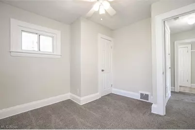 13621 Cranwood Drive, Garfield Heights, OH 44105 - Photo 11