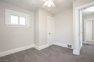 13621 Cranwood Dr, Garfield Heights, OH 44105 - Photo 11