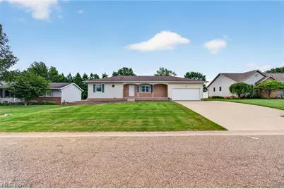 5732 Perry Hills Drive SW, Canton, OH 44706 - Photo 3