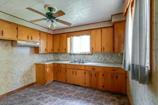 1031 Pike St, Alliance, OH 44601 - Photo 3