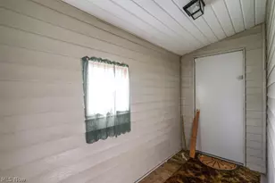 1031 Pike St, Alliance, OH 44601 - Photo 7