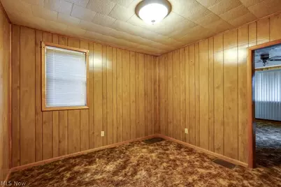 1031 Pike Street, Alliance, OH 44601 - Photo 9