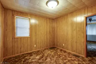 1031 Pike St, Alliance, OH 44601 - Photo 9
