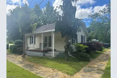 1604 E 27th Street, Ashtabula, OH 44004 - Photo 1