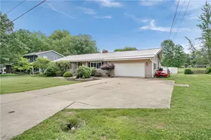 250 Greenridge Dr, Geneva, OH 44041 - Photo 3