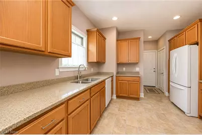 6981 Emerald Cove Avenue NW, Canal Fulton, OH 44614 - Photo 7