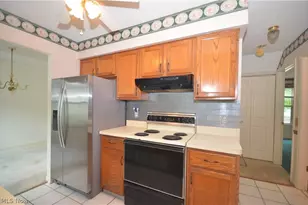 2641 Burridge Cir, Twinsburg, OH 44087 - Photo 9