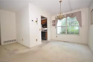 2641 Burridge Cir, Twinsburg, OH 44087 - Photo 7