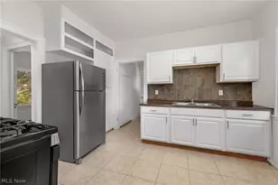 2202 Wyandotte Ave, Oakwood, OH 44107 - Photo 7