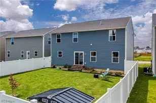 4636 Erhart Dr, Lorain, OH 44053 - Photo 3