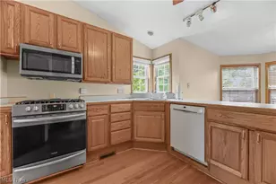 1701 Woods Rd, Akron, OH 44306 - Photo 13