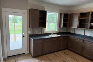 32585 Royal Troon Dr, Avon Lake, OH 44012 - Photo 9