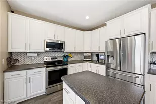 8400 Raleigh Pl, Concord Twp, OH 44077 - Photo 15