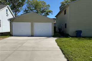 2305-2307 Hamilton Ave, Lorain, OH 44052 - Photo 3